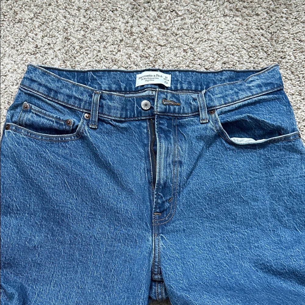 Abercrombie 90’s Relaxed High Rise Jeans